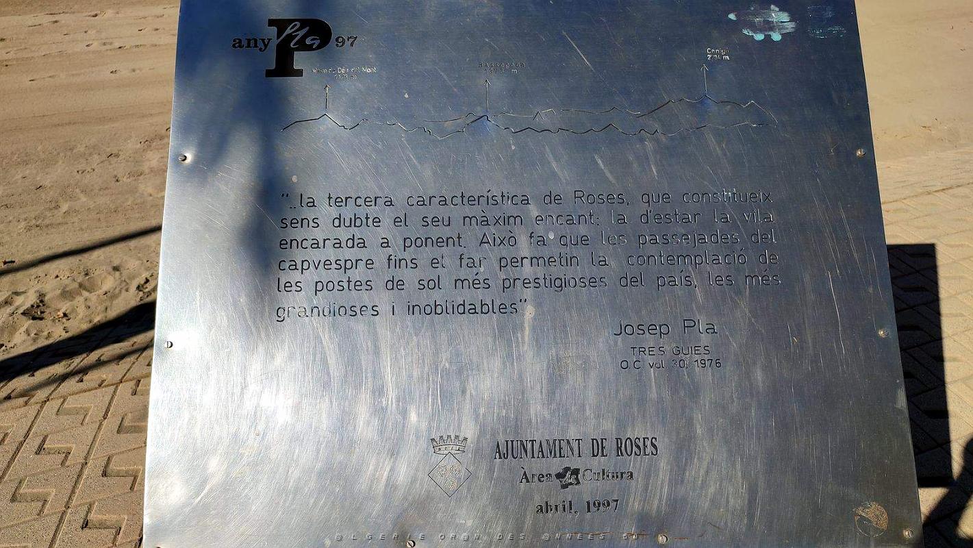 42 - Rosas - Paseo Maritime et Plage Nova.jpg